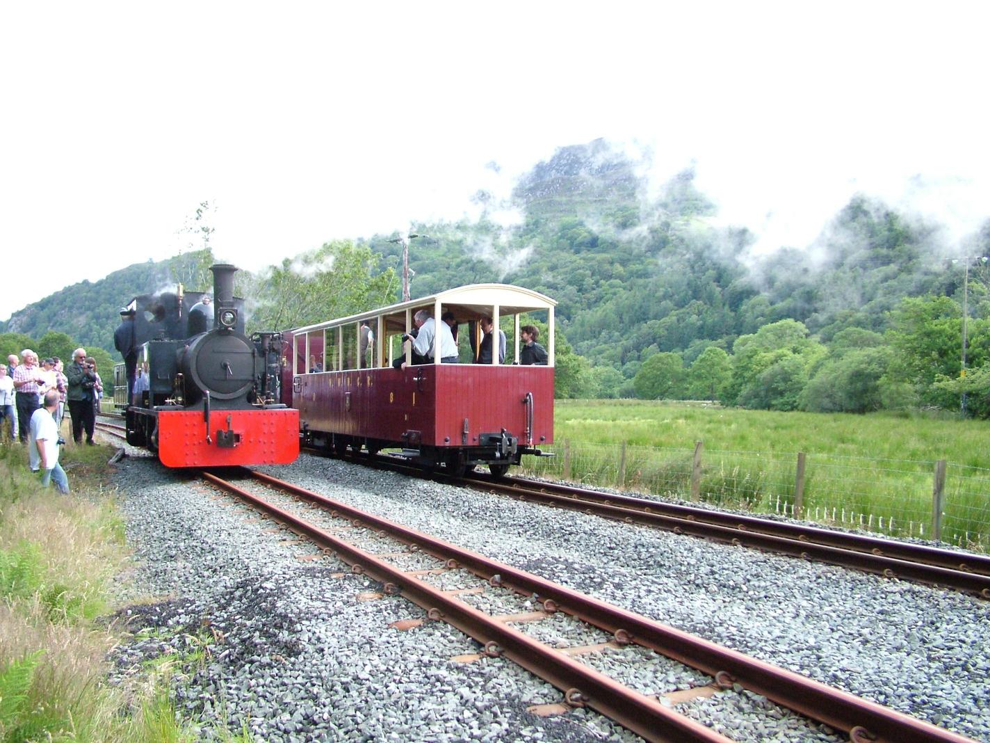 Gelert runs round at Hafod y Llyn